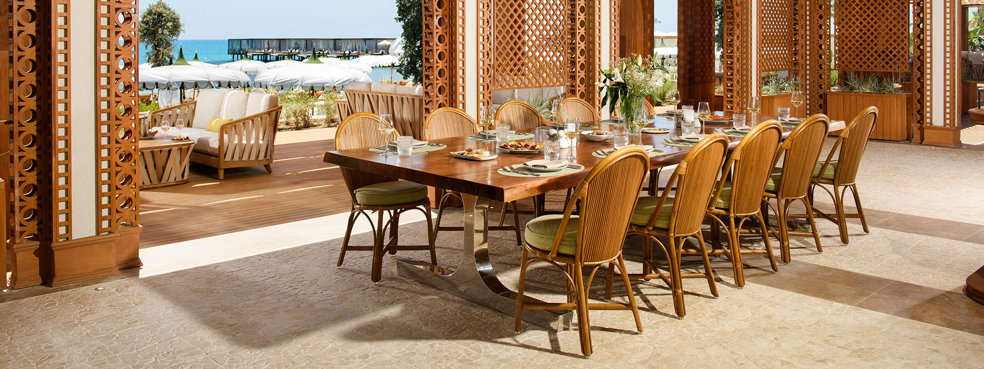 REGNUM THE CROWN RIVIERA(1) Banner