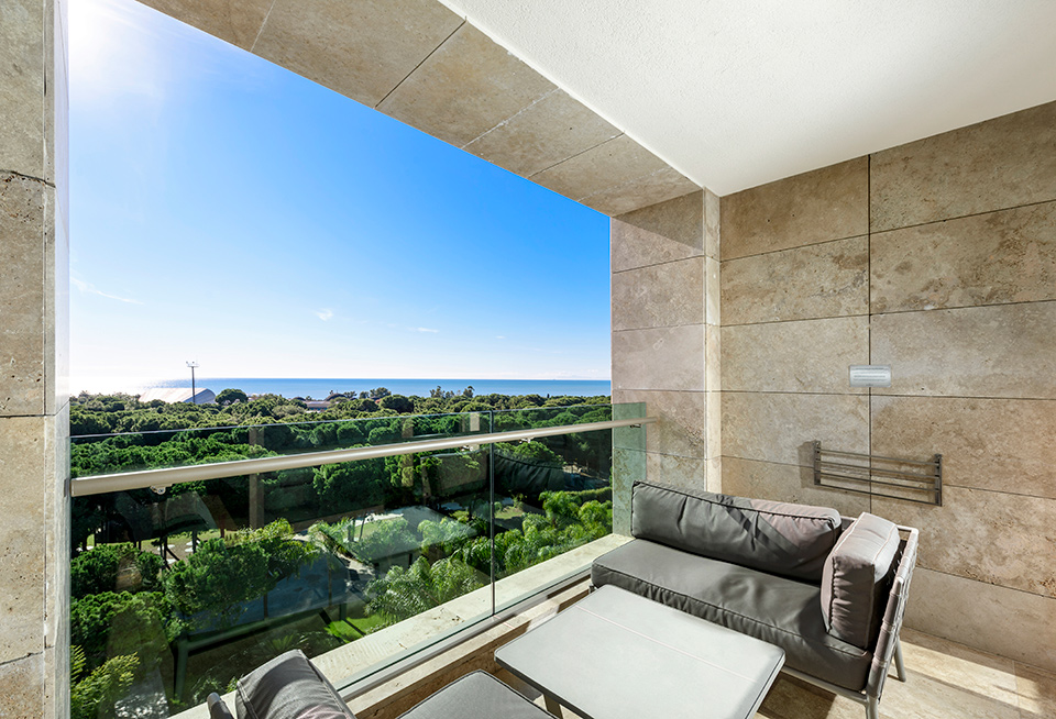 Regnumcarya Jadejuniorroom Balcony 05