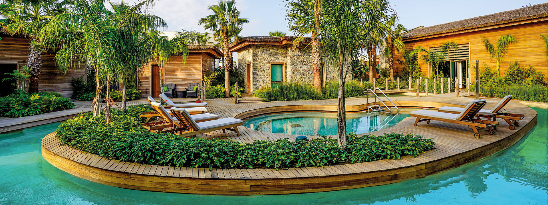 Regnumthecrown Amber SPA Outdoor Area 2 Banner