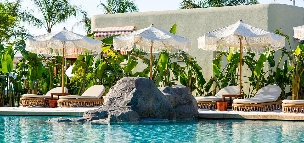 REGNUM THE CROWN SALTIY BAY POOL 02 Slider 3