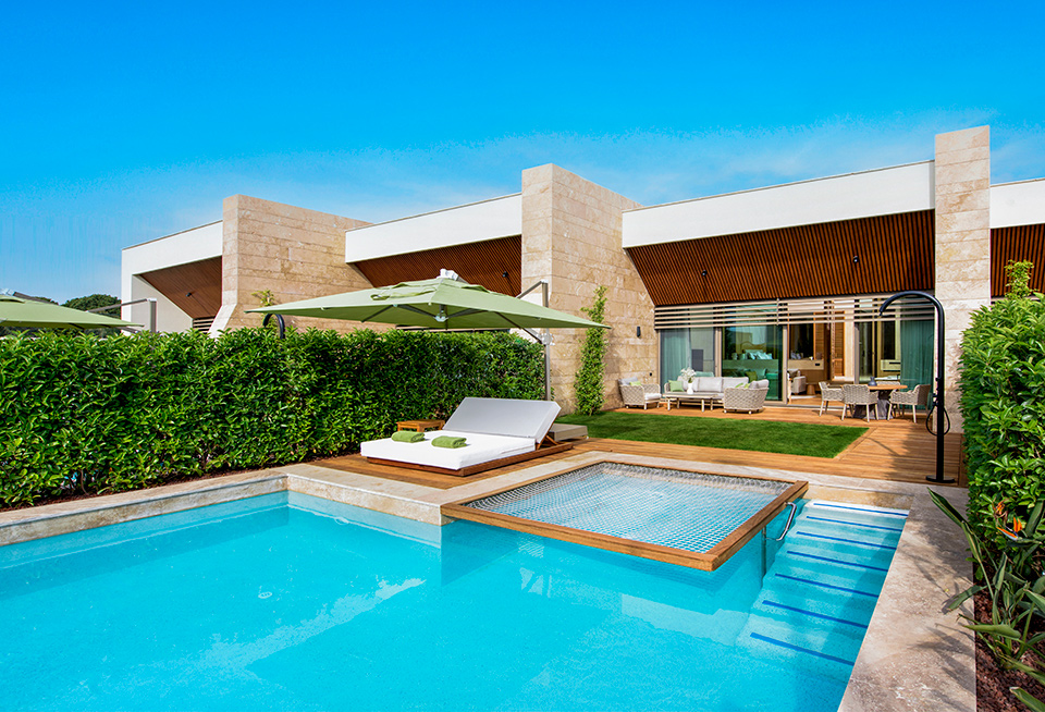 Regnumthecrown Amber Lagoon Suite 2 Slider 1